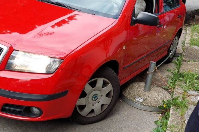 Dragan Stojković Bosanac udario auto dva puta