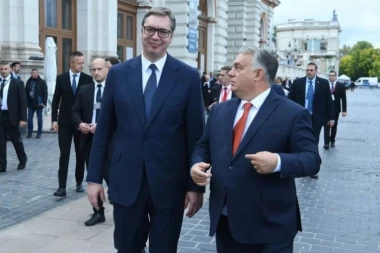 VUČIĆ SE OBRATIO IZ BUDIMPEŠTE: Ključna je borba kako da sačuvamo nisku cenu struje i gasa (VIDEO)