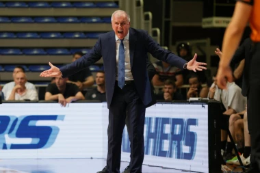 ŽOC POTPUNO VAN SEBE: Tresla se Arena, Obradović URLAO na svog igrača! (VIDEO)