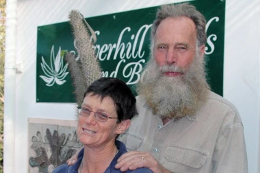 BOTANIČARI BRUTALNO PREMLAĆENI, PA BAČENI KROKODILIMA! Pošli da traže retke semenke gladiole, a sačekala ih lokalna banda!