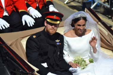 PRINC HARI STIŽE U LONDON, MORA DA OBAVI VAŽAN POSAO! Otkriveno da li će se sastati sa ocem i bratom i da li Megan dolazi sa njim