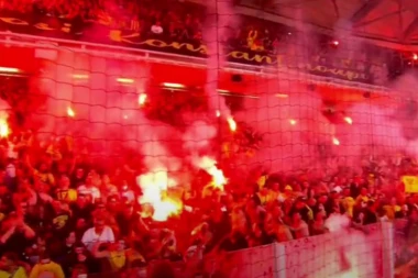 SRBIN "ZAPALIO" ATINU: Gaćinović se upisao u istoriju - navijači AEK-a ovo su čekali od 1999. godine! (VIDEO)