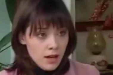 Pamtimo je po ulozi Maje u seriji "Stižu dolari": Glumica je PLENILA lepotom, a danas je NEPREPOZNATLJIVA (FOTO)