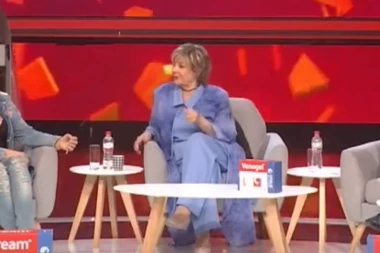 ŽAO MI JE ŠTO NISAM POSTALA MAJKA! Folk zvezda se RASPLAKALA u emisiji, progovorila o NAJBOLNIJOJ TEMI!