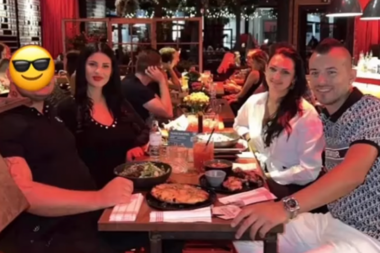 Dejan Šmeker tim sa prijateljima