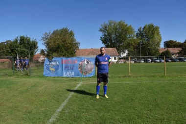 Iskusni napadač iz Ugrinovaca 18. godinu za redom u istom dresu priželjkije srebrni jubilej na istom mestu: Bogdanović slavi punoletstvo golovima! (FOTO GALERIJA)