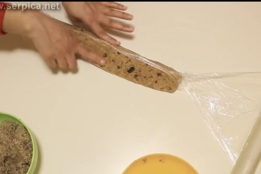 Kolač sa suvim voćem