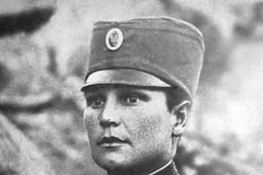 OTIŠLA U RAT DA SPASI BRATA, ONA JE ŽENA SA NAJVIŠE ODLIKOVANJA U ISTORIJI: Na današnji dan preminula heroina Milunka Savić