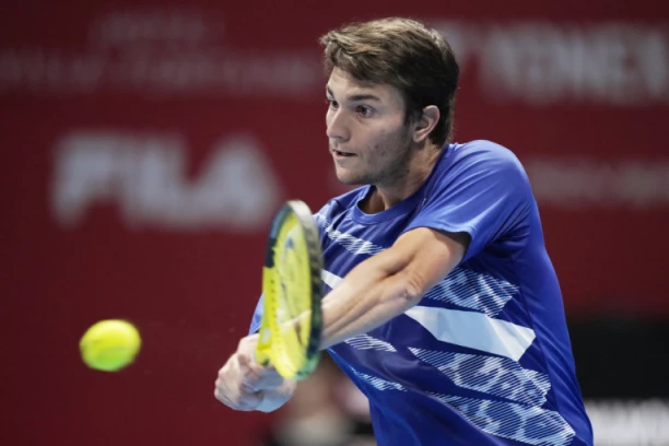 VELIKA ŠTETA: Zverev pobedio Kecmanovića u DRAMATIČNOM MEČU!