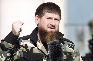 TO JE BAJKA, ODLUČNI SU SAMO DA POBEDE! Kadirov demantovao lažne vesti o pogibiji čečenskih komandanata