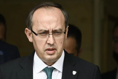 ALJBIN KURTI ĆE POBEĆI, KOSOVSKA VLADA U HAOSU: Hoti otvoreno o situaciji na Kosovu!