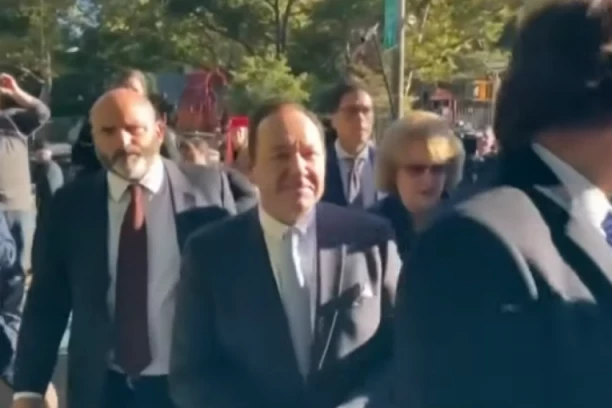GLUMAC PROGOVORIO O ZASTRAŠUJUĆEM ISKUSTVU: Tvrdi da ga je Kevin Spejsi SE*SUALNO ZLOSTAVLJAO kad je imao samo 14 godina