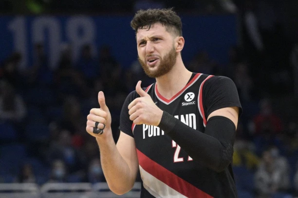 NURKIĆ ZAGOLICAO MAŠTU GROBARIMA: Gorostasni centar traži novi klub, pomenuo i Partizan!