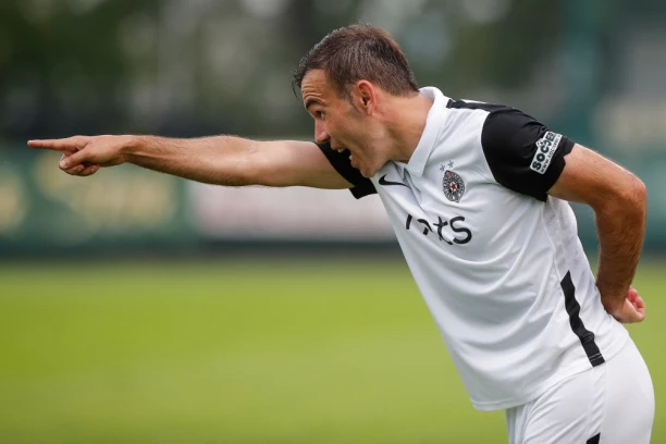 NATHO BEZ DLAKE NA JEZIKU: U Srbiji je skoro nemoguće osvojiti titulu, Madar ruši Zvezdu!