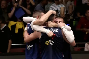 NEVEROVATAN poraz Srbije u finalu! Basketaši osvojili srebro, ali su u rukama imali zlato! (VIDEO)