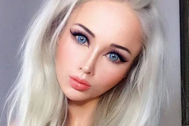 LJUDSKA BARBIKA NE JEDE NEDELJAMA: Priča sa vanzemaljcima, nema intimne odnose sa suprugom, a razlog je BIZARAN!