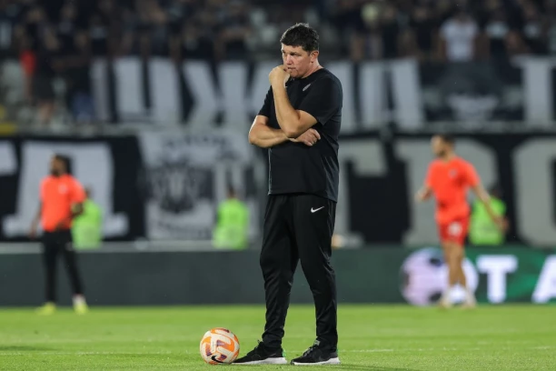 IZGLEDA NEOBIČNO, ALI DAJE REZULTAT: Gordan Petrić kao Boža Dunster, čudne metode izvlače maksimum iz igrača!