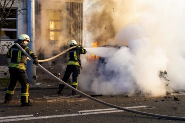 OVO VAM JE ZA BELGOROD: Protutnjala JEZIVA poruka na dronu kamikazi, Rusija se sveti zbog poginulih regruta