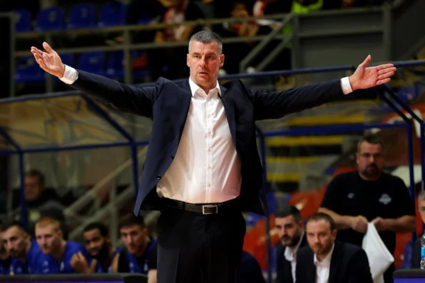 PORAZ OD BORCA GA KOŠTAO POSLA: Jovanović dobio otkaz u Budućnosti!