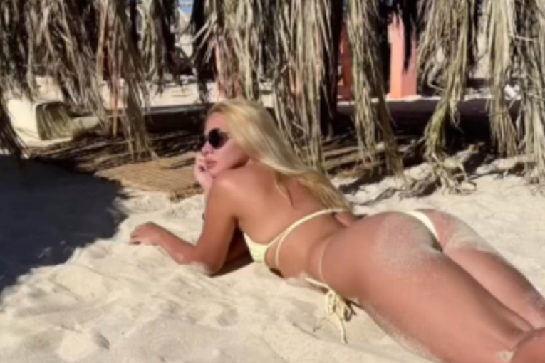 Milica Todorović pokazala zadnjicu