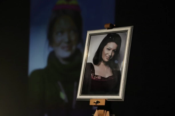 "Goco, čujemo se u ponedeljak u šest" Održana komemoracija Gorici Nešović, Dragan Ilić potresnim rečima RASPLAKAO SVE prisutne! (FOTO)