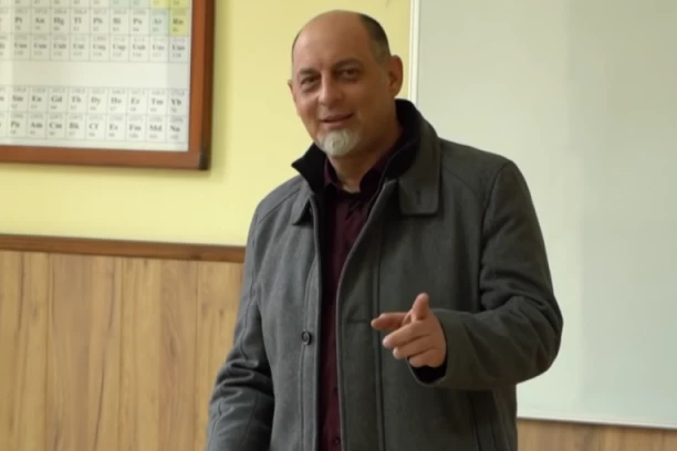 Socijalno našem voditelju ODUZELO TROJE DECE, zbog bivše žene proživeo GOLGOTU: Bol ga je koštala debelo, danas izgleda neprepoznatljivo! (FOTO)