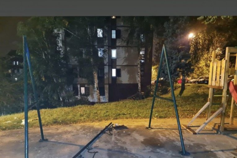 Metalna konstrukcija koja je pala