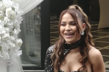 ONA ĆE BITI KUMA NA VENČANJU! Pevačica otkrila šta misli o izabraniku Vanje Mijatović, pa priznala da ima TREMU! (VIDEO)