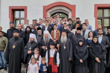 PATRIJARH PORFIRIJE STIGAO NA KOSOVO! Ustoličenje u četvrtak u Pećkoj patrijaršiji! (VIDEO)