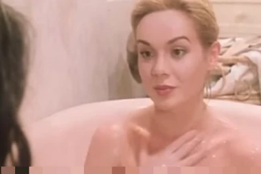 O KSENIJINIM VRELIM SCENAMA SA KOLEGINICOM I DANAS SE PRIČA! Eksplicitni kadrovi pokrenuli negativne KRITIKE, glumica 35 godina kasnije otkrila detalje sa SNIMANJA