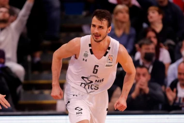 KAKVI DANI ZA DANGUBIĆA: Nemanjina devojka se sa Srbijom popela na krov sveta, a on pronašao novi klub!