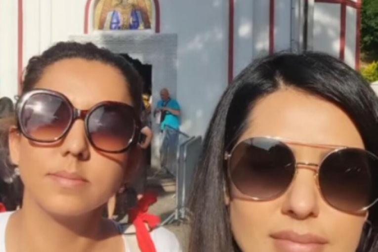 Tanja Savić sa sestrom