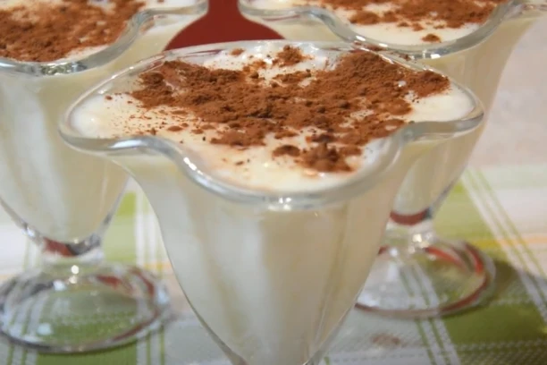 SUTLIJAŠ SA BELOM ČOKOLADOM: Super brza i kremasta poslastica!