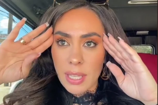 MAMA ČUPA TROGODIŠNJOJ ĆERKI OBRVE, I ZA TO IMA "DOBAR" RAZLOG: Javile se devojke kojima su majke radile isto!