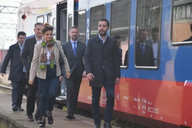 MINISTAR MOMIROVIĆ: Uspostavljen redovan saobraćaj vozova na šidskoj pruzi