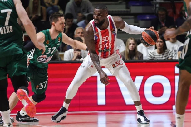 SPAKOVAO KOFERE I OTIŠAO: Navijači Zvezde u neverici - Bentil otputovao u Akru! (FOTO)