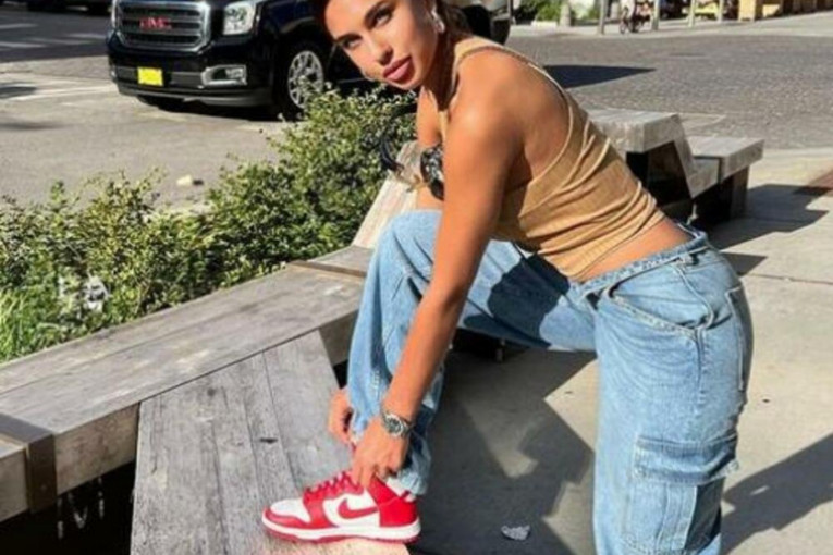 Vojaževa nova devojka