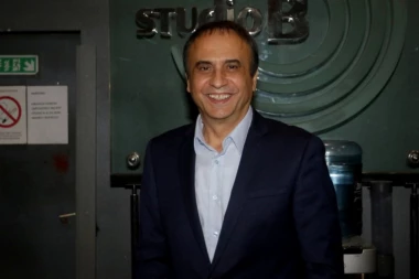 Beki Bekić prošao kroz PAKAO zato što je Albanac! Bio NEPOŽELJAN, hapšen kao SRPSKI NACIONALISTA, pevač priznao da ga je sve to bolelo: Plakao sam kao dete!