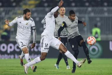 Golovi, preokreti, jedanaesterac, crveni karton: Derbi kola pripao Partizanu!