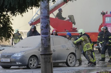 ODJEKUJU EKSPLOZIJE ŠIROM UKRAJINE: Na meti Nikopolj, Harkov, Nikolajev...