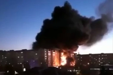JEZIVO! Momenat pada ruskog SU 34 na STAMBENU ZGRADU! (VIDEO)