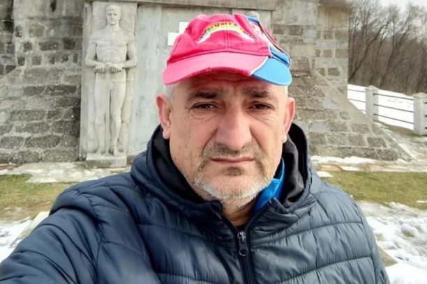 GRADSKI ODBORNIK LAVLJEG SRCA ALI TRAGIČNE SUDBINE! Pojio gladne i žedne, novac nikad tražio nije - smrt ga je sačekala ispred ROĐENE KAFANE! (FOTO)