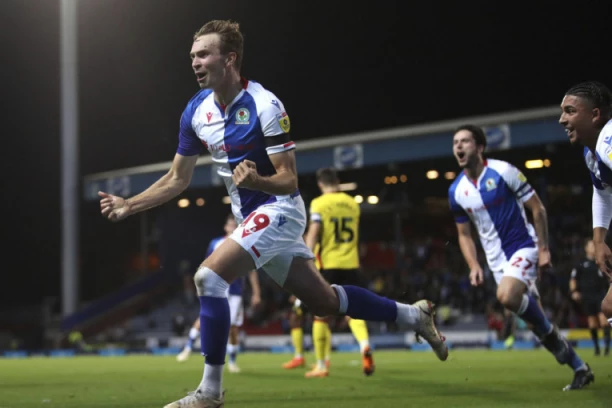 TAJ LUDI ČEMPIONŠIP: Na začelju tabele, a imaju manje poraza od lidera! Ako ne verujete, pogledajte! (FOTO)