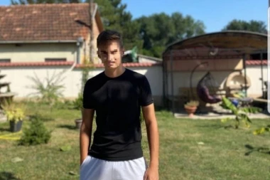 OVO JE BORIS KOJI JE STRADAO NA MOTORU KOD BEŠKE: Teška saobraćajka u kojoj su POGINULI tinejdžeri (FOTO)