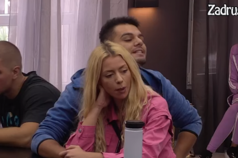 Adam pljunuo na pismo velikog šefa