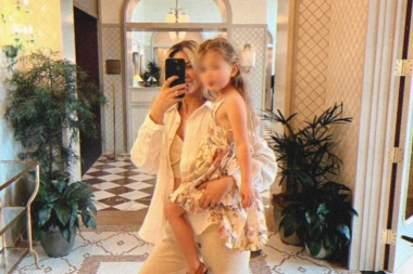 ODVELA DETE KOD FRIZERA DA JOJ URADI TRETMAN BLANŠOM: Tri miliona ljudi je oduševljeno rezultatom, šta vi mislite? (VIDEO)