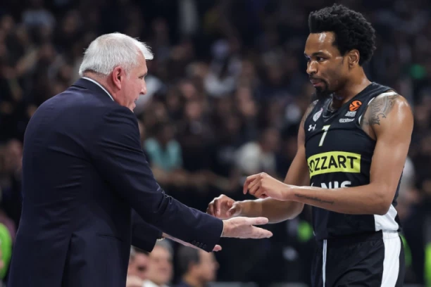 PANTER UTIŠAO ATINU! Partizan srušio PAO u ludoj utakmici, treća vezana pobeda crno-belih!