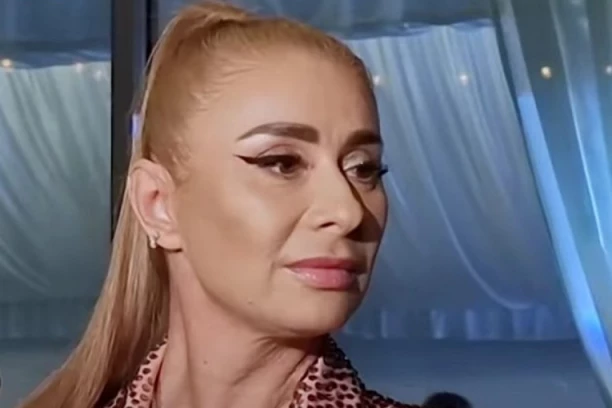 OJADILA FUDBALERA, UZELA BOGATSTVO, PA NAŠLA NOVU ŽRTVU! Atraktivna menadžerka ponovo na sudu: Poznata je po skandalima, bivši muž je TUKAO na ulici!