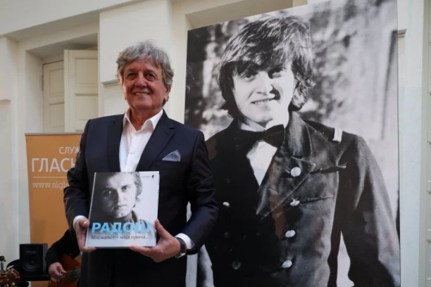 KOMŠIJE RAZVEZALE JEZIK O RADOŠU BAJIĆU: "U mladosti su ga jurile žene, pravi je gospodin!"