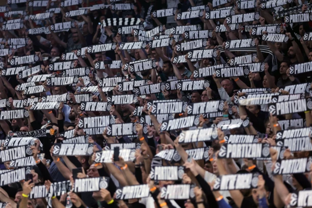 DRAMA U TEL AVIVU: Grobari ZAROBLJENI u Izraelu!